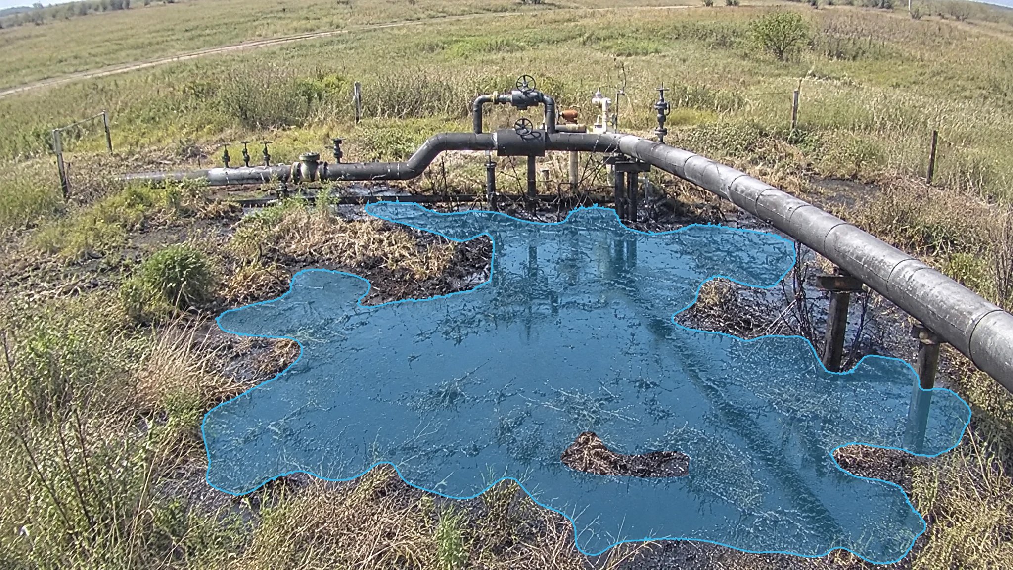 Pipeline Oil Leak — puddle detection overlay