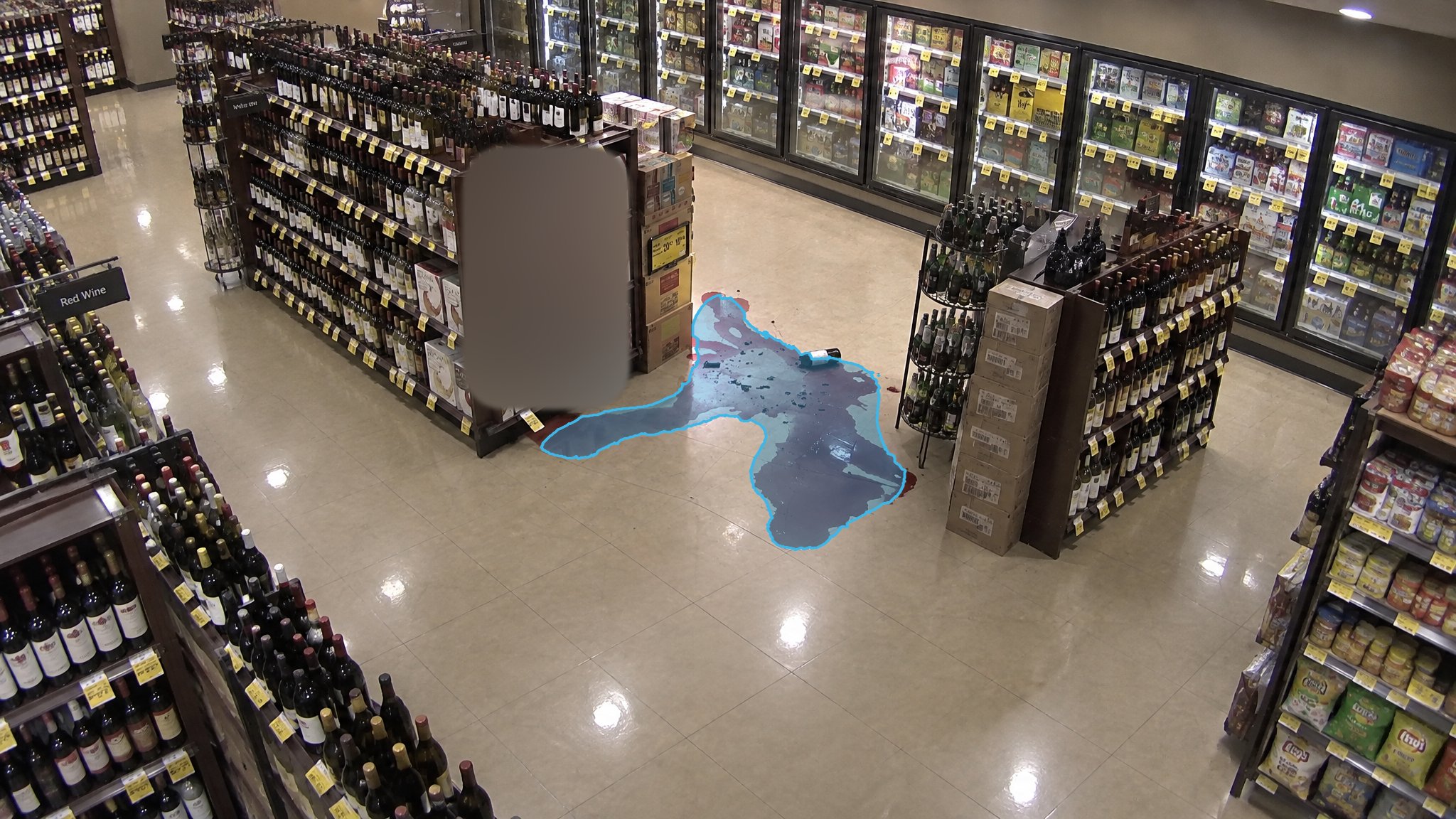 Retail store, puddle detected